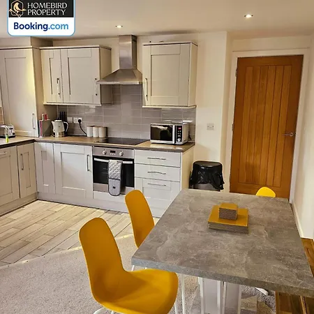 Welcoming 2bedroom By Homebird Management Short Lets & Serviced With Free Parking 公寓