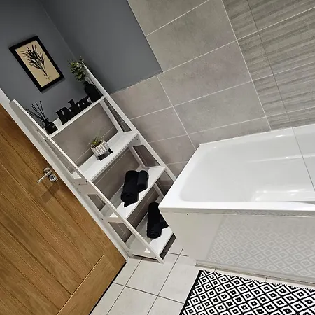 Welcoming 2bedroom By Homebird Management Short Lets & Serviced With Free Parking